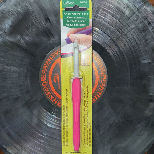 Clover Amour Crochet Hook